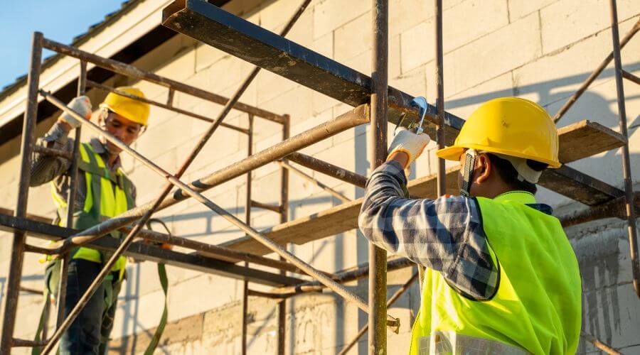Professional gutter cleaning in Altoona, PA